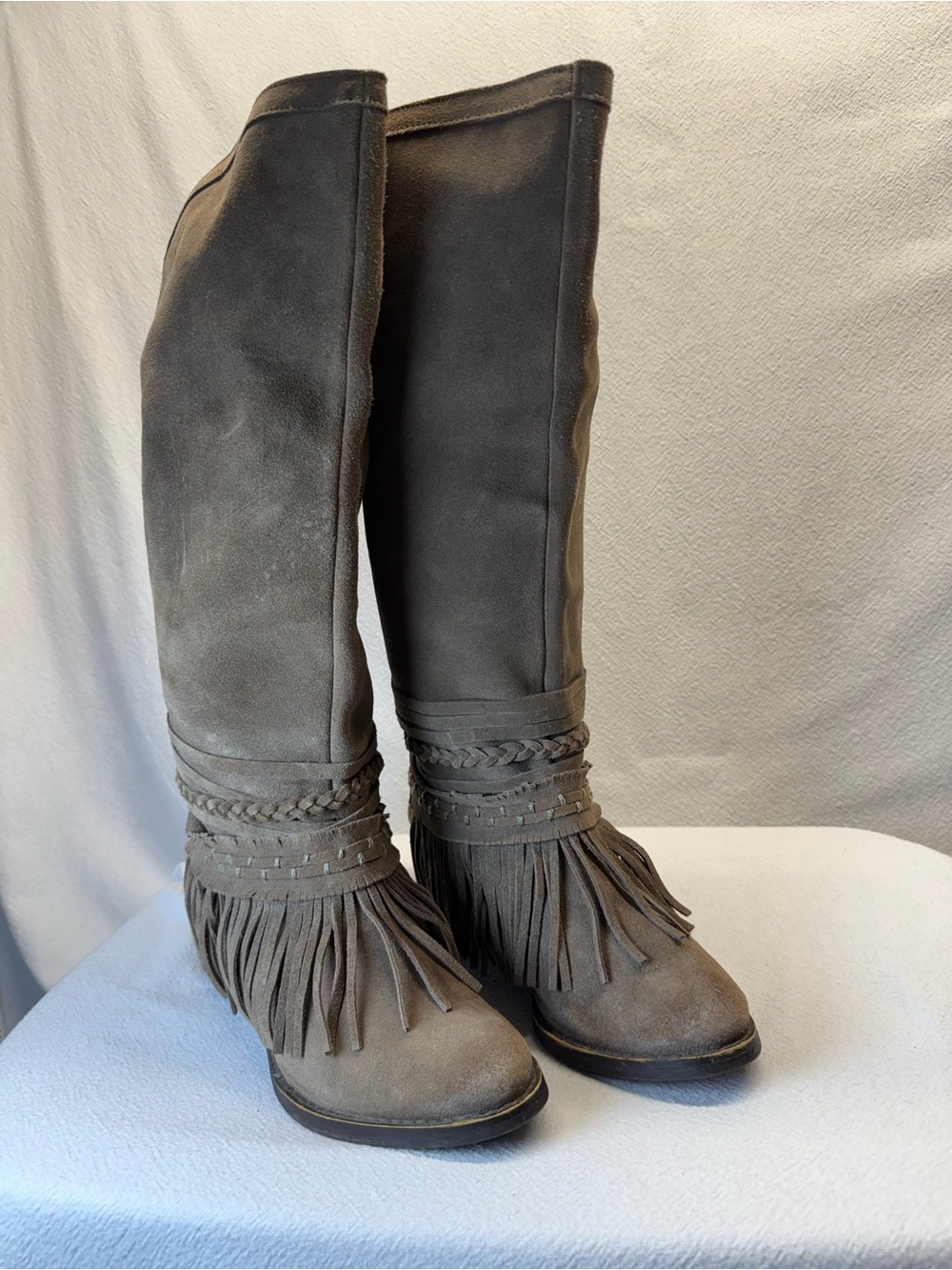 Hippie Vibe naughty monkey Taupe Suede Fringe Lace-Up Knee Boots Multicolor Trim